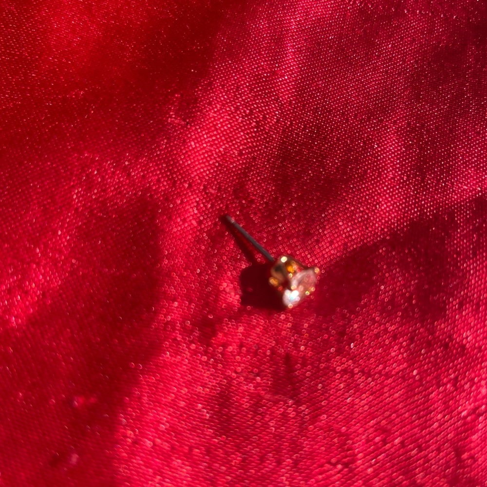 Lab simulated diamond earring - Picture 8 of 11